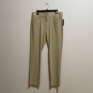 Callaway Original 5-Pocket Pants
Callaway Men's size 33x32